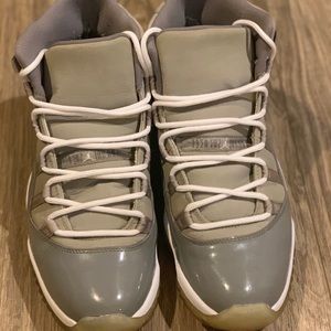 2010 Cool grey jordan 11’s